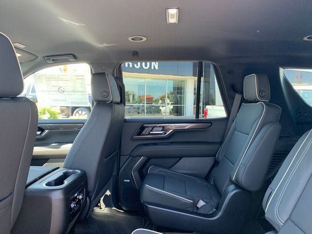 New 2026 GMC Yukon Elevation w/ LPO, Elevation Black Package AWD/4WD image 14