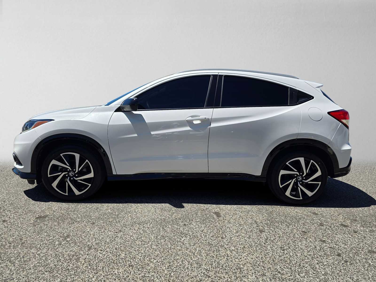 Used 2019 Honda HR-V Sport image 6