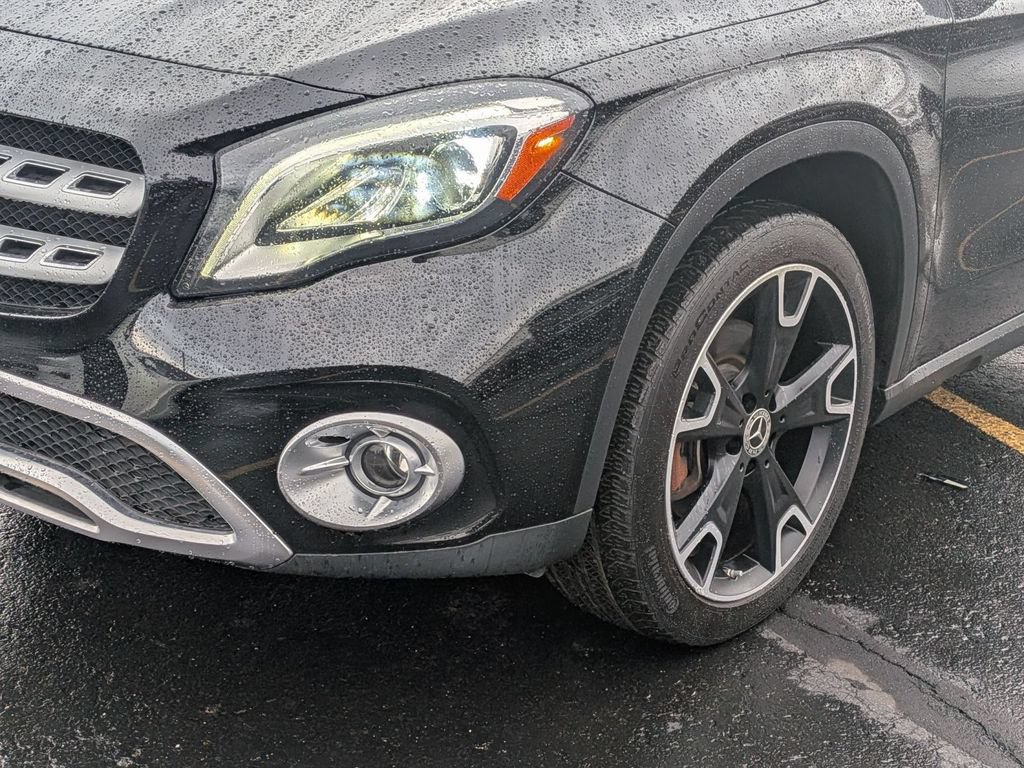 Used 2020 Mercedes-Benz GLA 250 4MATIC w/ Premium Package image 9