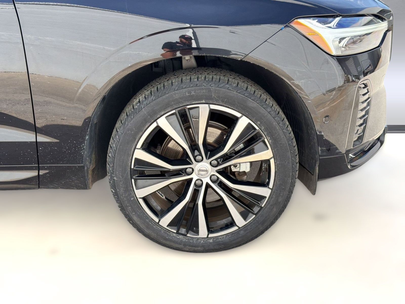 Certified 2025 Volvo XC60 B5 Plus image 11