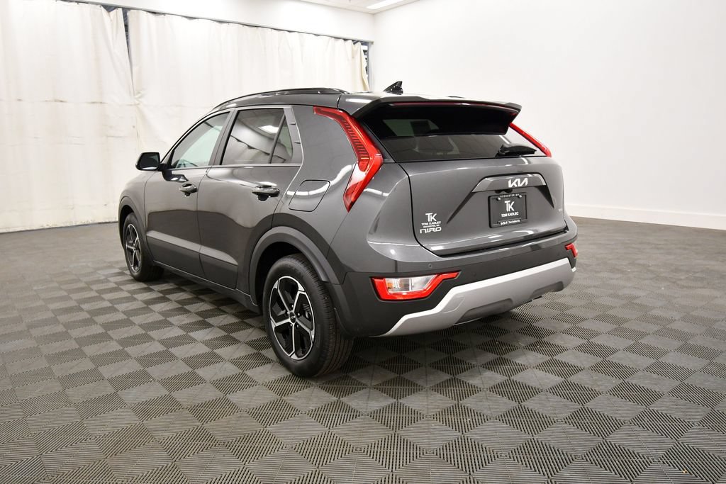 Certified 2025 Kia Niro EX FWD image 5