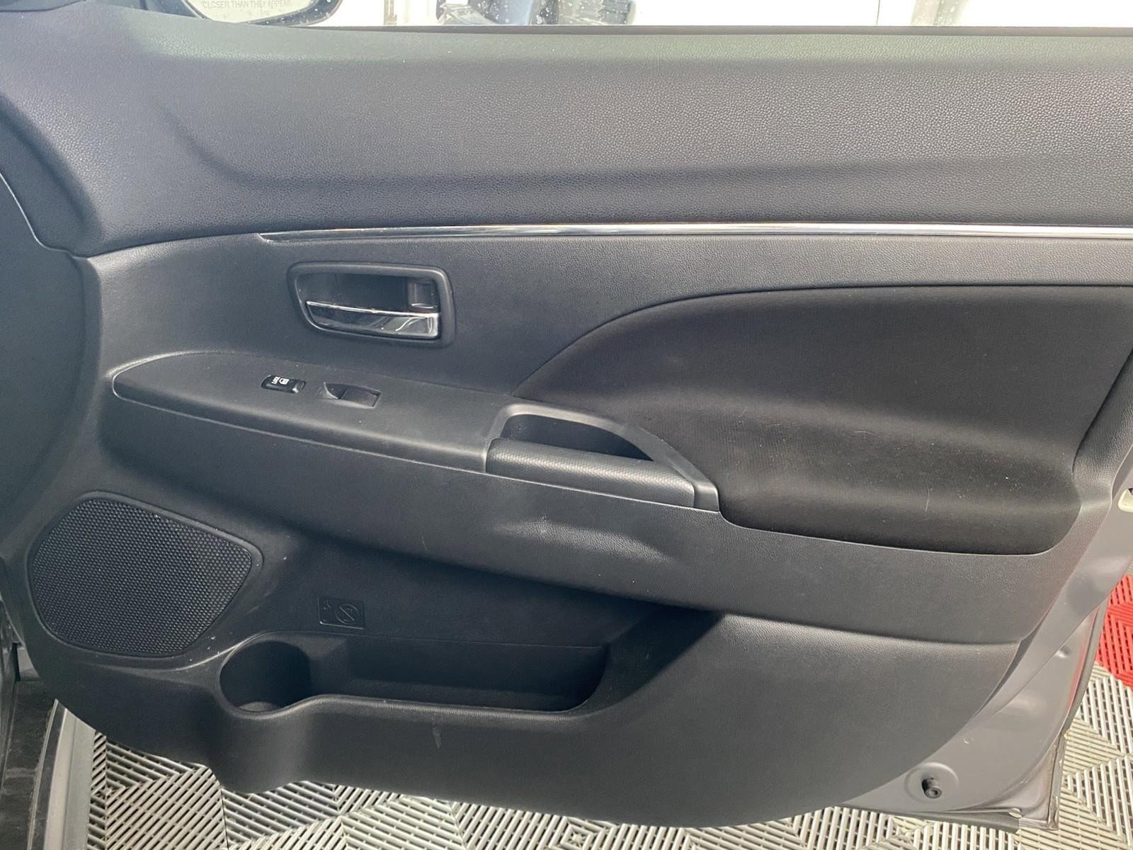 Used 2020 Mitsubishi Outlander Sport ES AWD/4WD image 7
