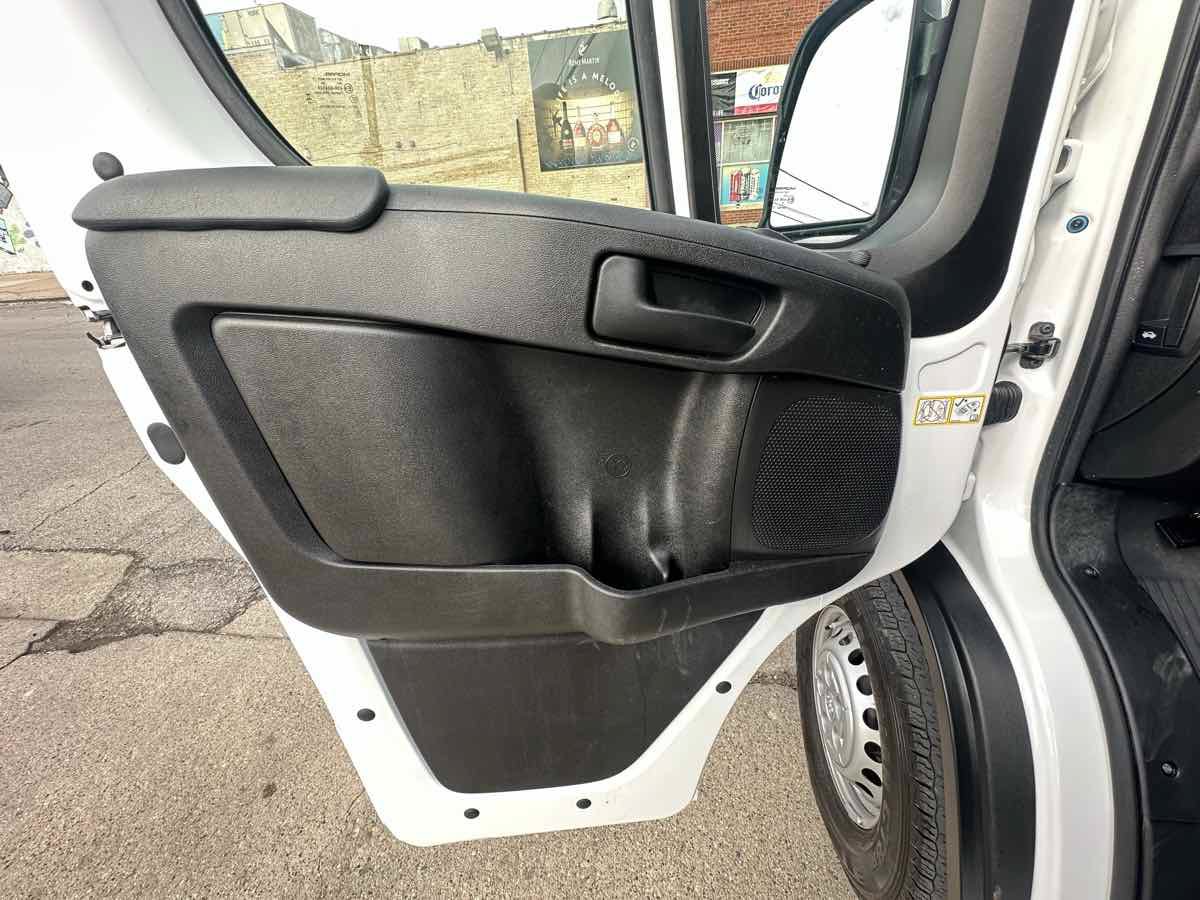 Used 2025 RAM ProMaster 2500 w/ Convenience Group FWD image 15