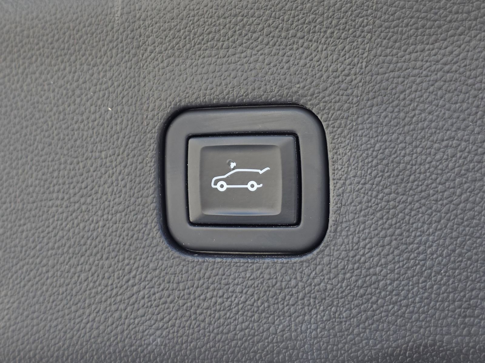 Used 2020 Buick Enclave Avenir w/ Avenir Technology Package image 21