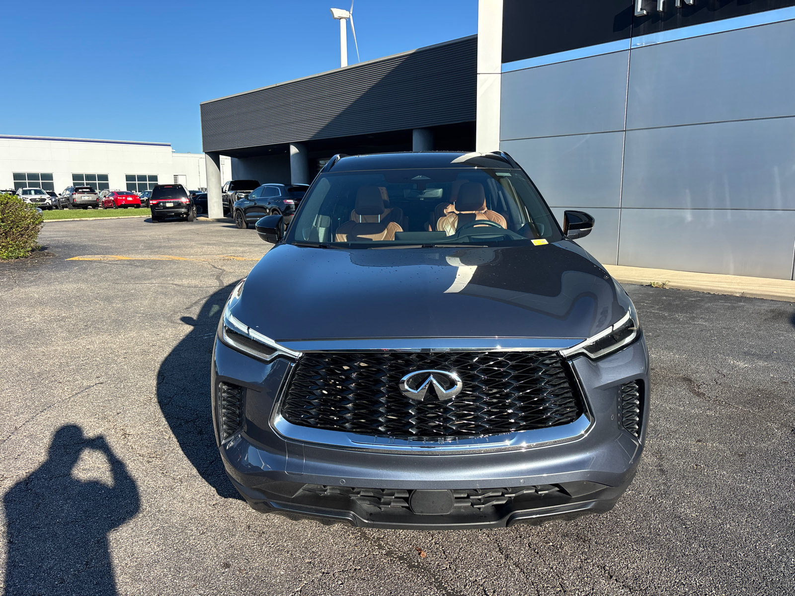 Used 2023 INFINITI QX60 Autograph w/ Cargo Package AWD/4WD image 2