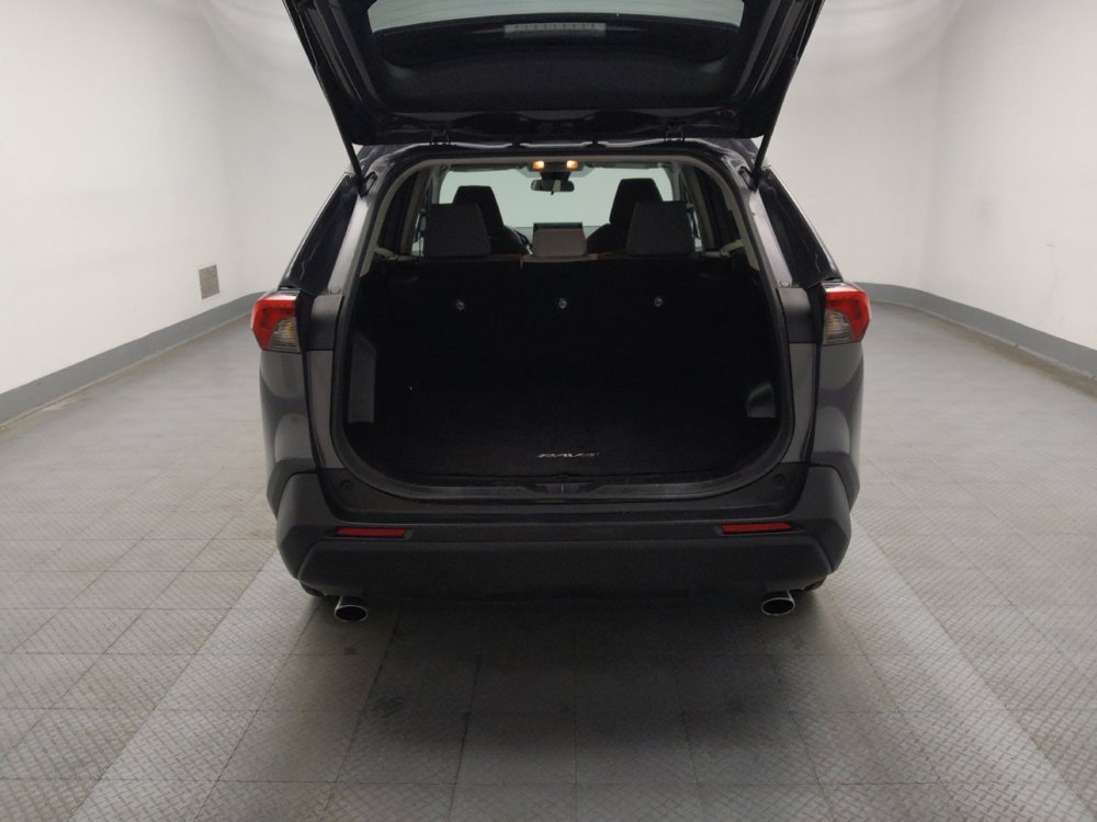 Used 2021 Toyota RAV4 XLE image 29