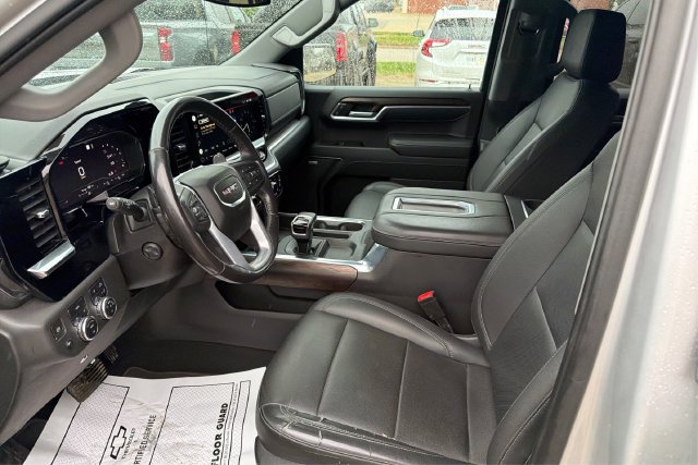 Used 2022 GMC Sierra 1500 SLT w/ SLT Premium Package AWD/4WD image 9