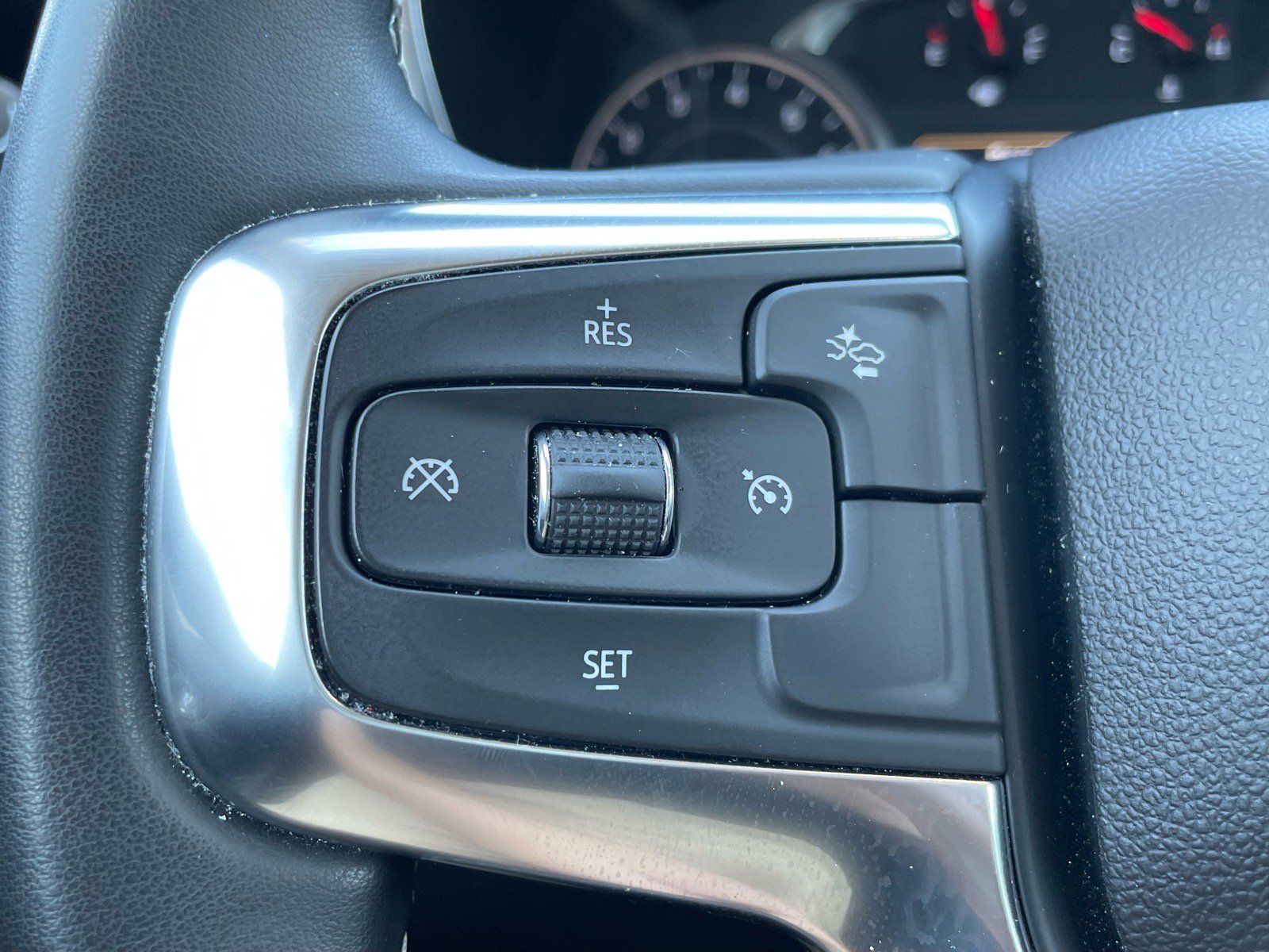 Used 2024 Chevrolet Blazer LT w/ Midnight/Sport Edition FWD image 17