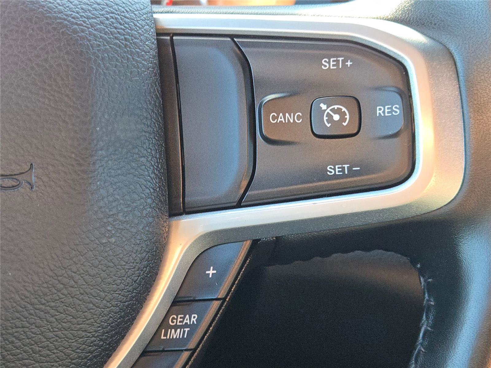 Certified 2024 RAM 2500 Big Horn w/ Night Edition AWD/4WD image 32