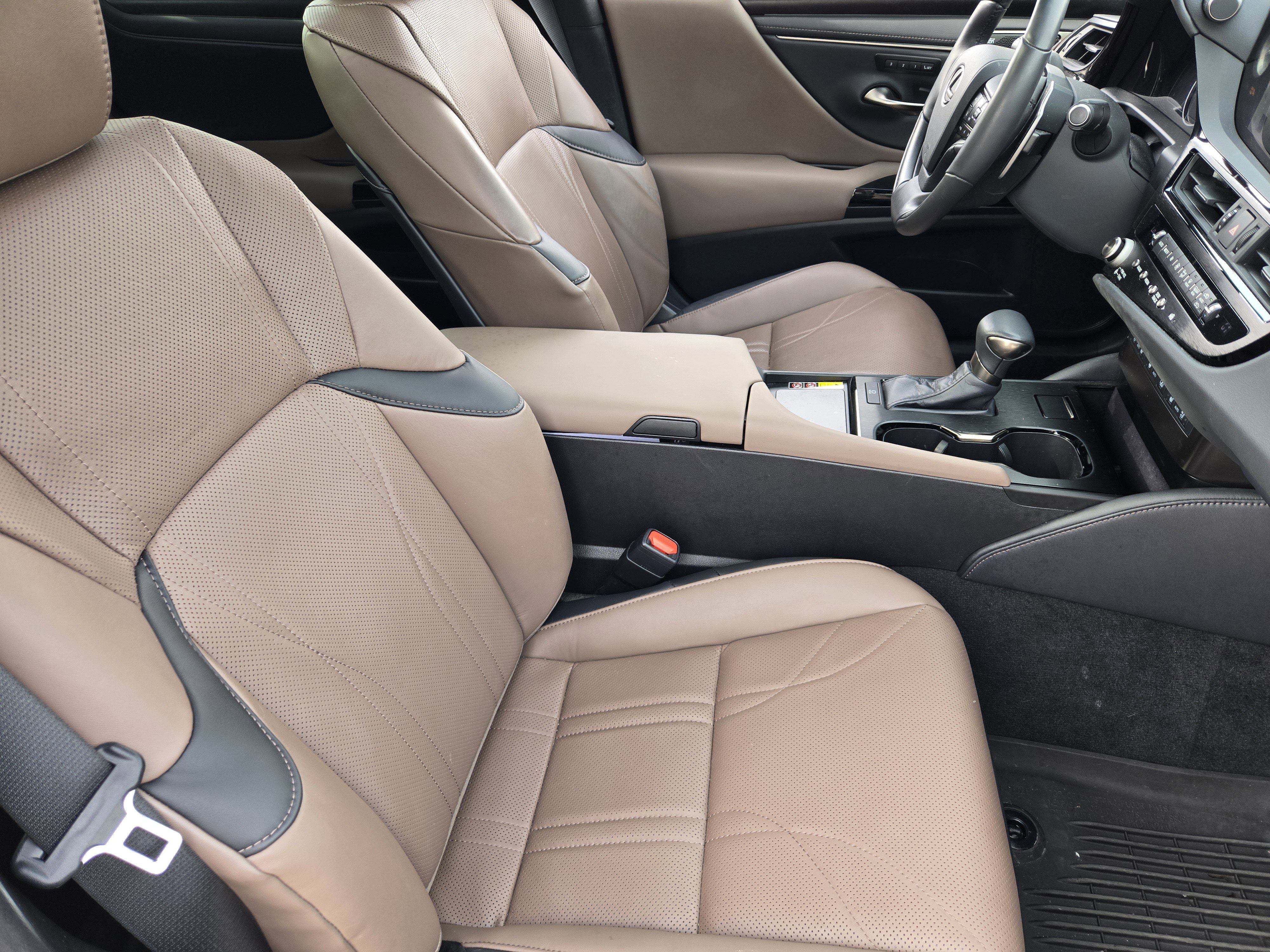 Used 2023 Lexus ES 350 Ultra Luxury image 7