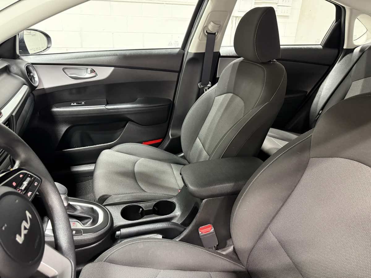 Used 2024 Kia Forte LXS FWD image 13