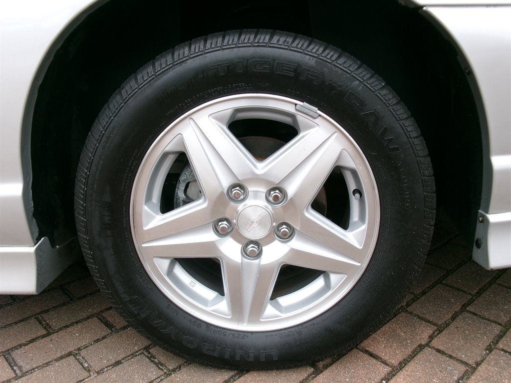 Used 2001 Chevrolet Monte Carlo SS w/ High Sport Appearance Pkg FWD image 33