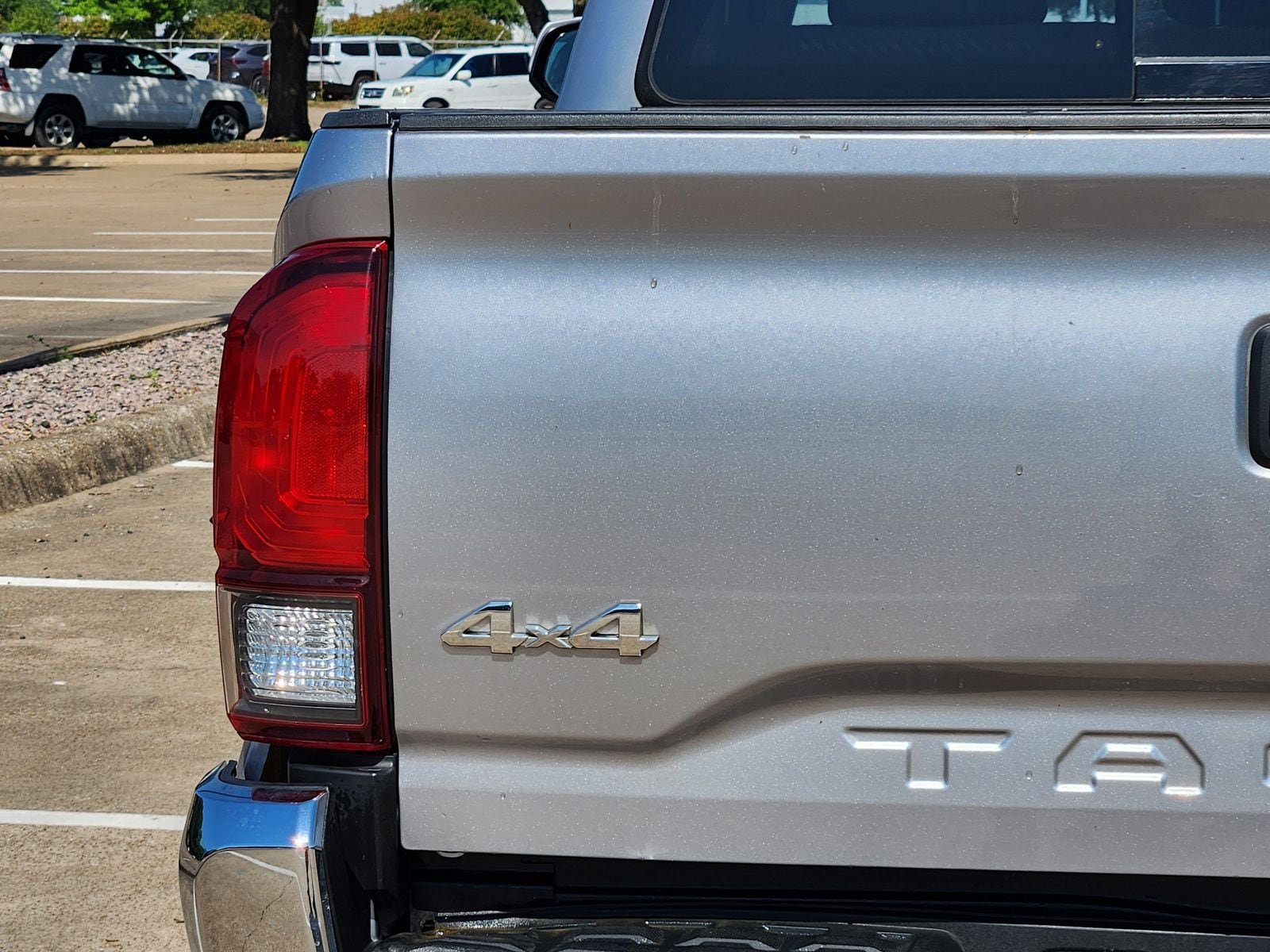 Used 2021 Toyota Tacoma SR5 AWD/4WD image 10