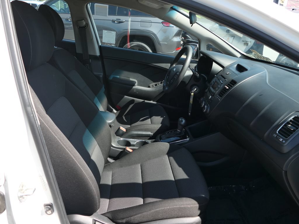 Used 2017 Kia Forte LX FWD image 25