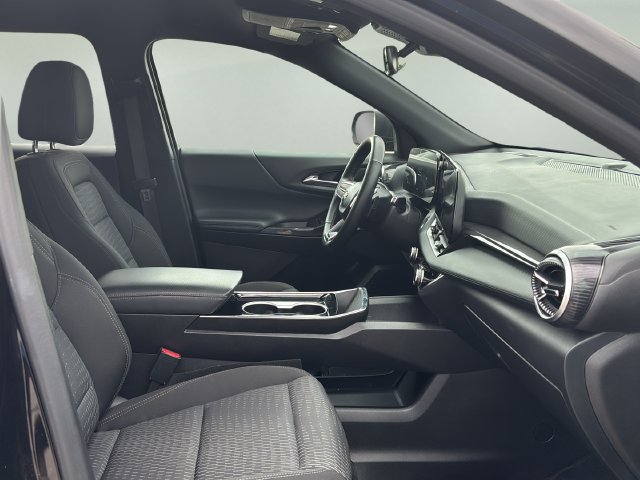 Used 2025 Chevrolet Equinox LT FWD image 11