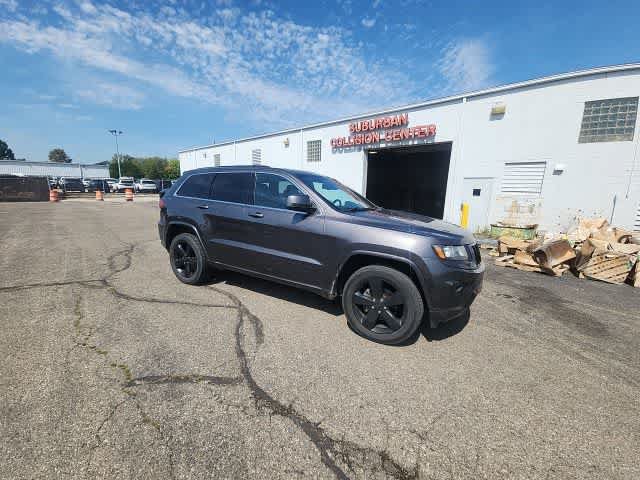 Used 2015 Jeep Grand Cherokee Altitude AWD/4WD image 8