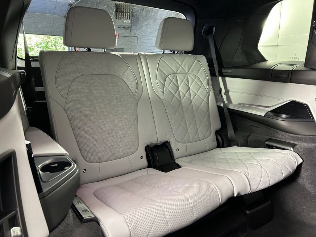 Used 2026 BMW X7 xDrive40i AWD/4WD image 15