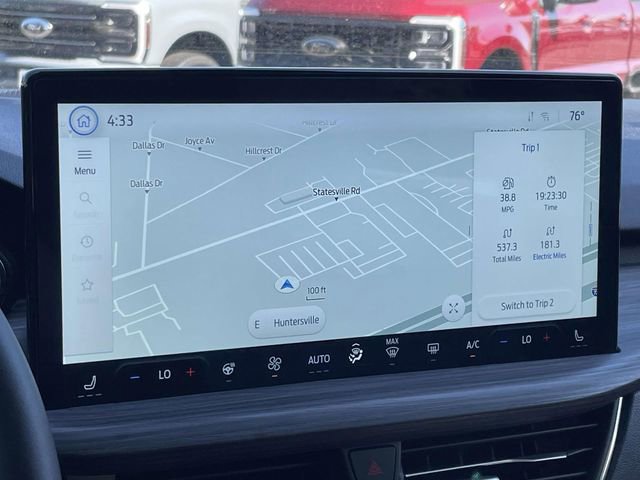 New 2025 Ford Escape SE w/ PHEV Premium Package FWD image 8