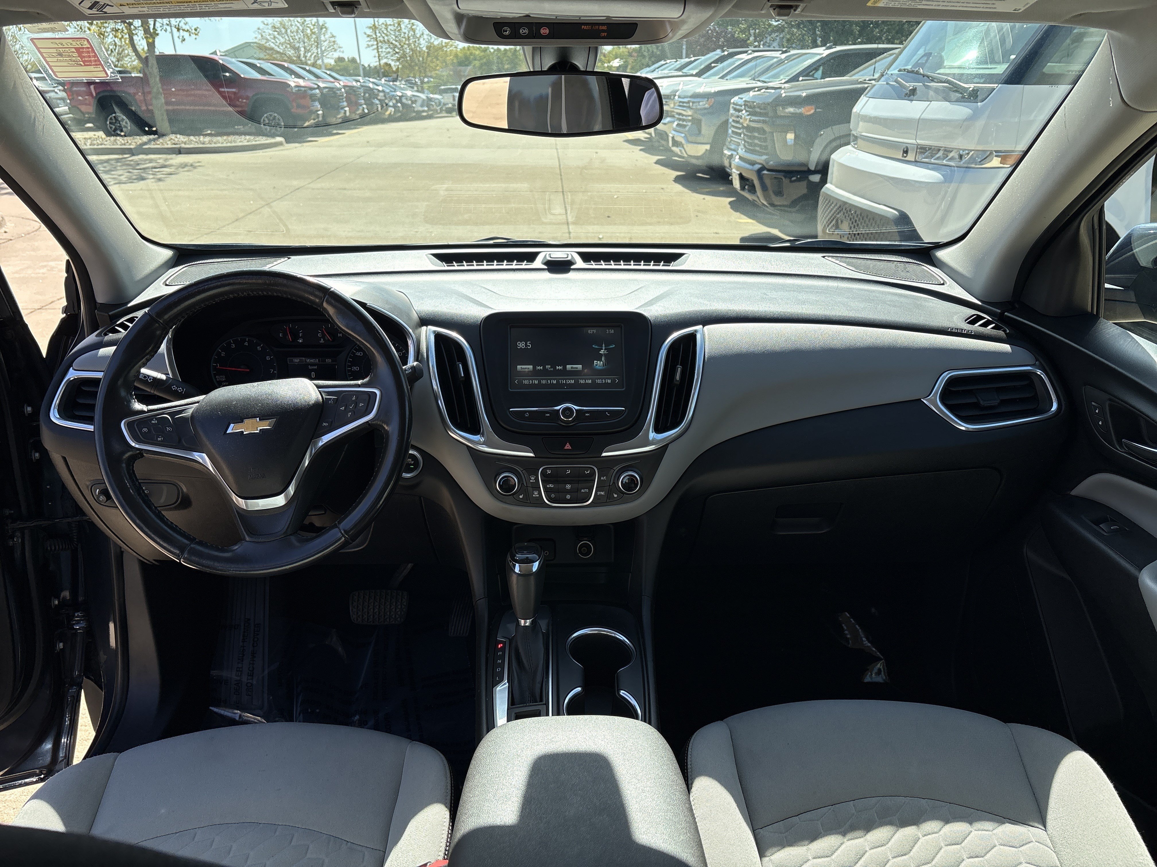 Used 2018 Chevrolet Equinox LT FWD image 16