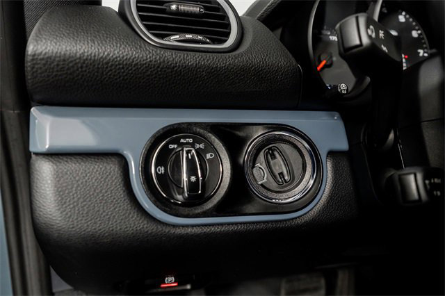 Used 2017 Porsche 718 Cayman Base image 40