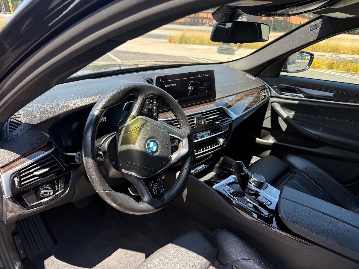 Used 2023 BMW 530e w/ Convenience Package RWD image 13