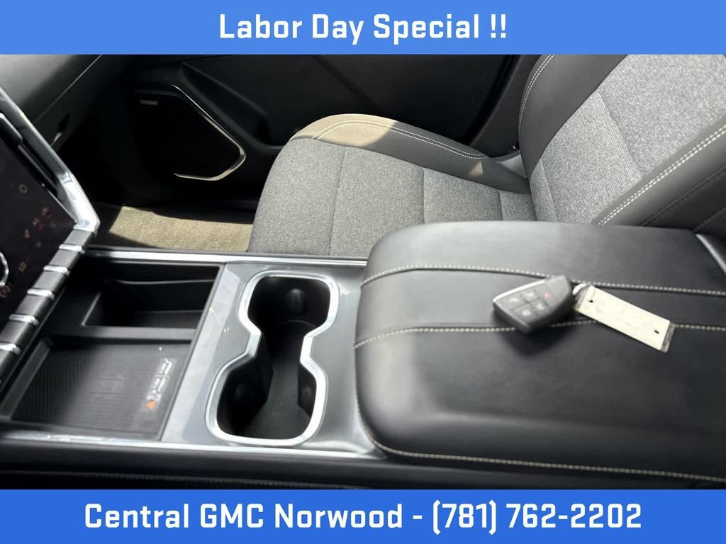 Certified 2025 GMC Acadia Elevation AWD/4WD image 21