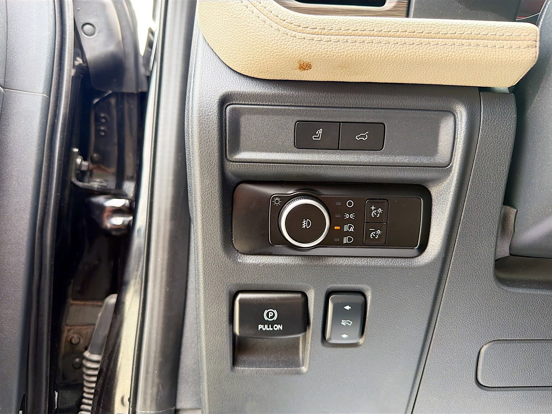 Certified 2024 Ford Expedition Max Limited RWD image 12