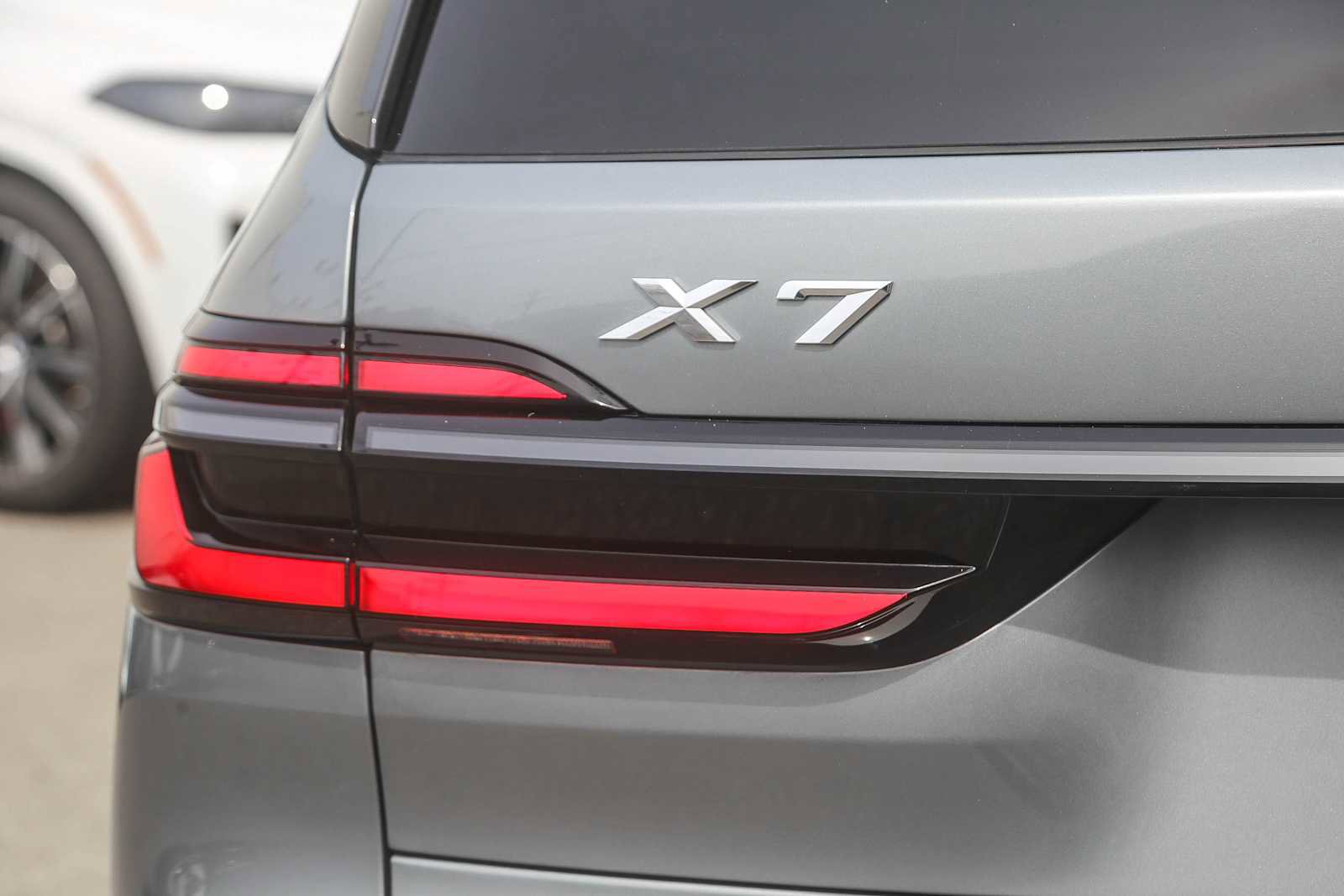 Certified 2024 BMW X7 xDrive40i w/ M Sport Package image 7