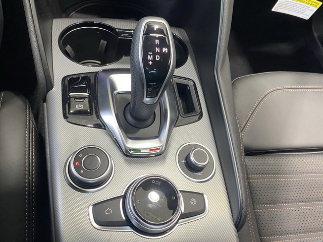 New 2025 Alfa Romeo Giulia AWD w/ Driving Assist Package image 33