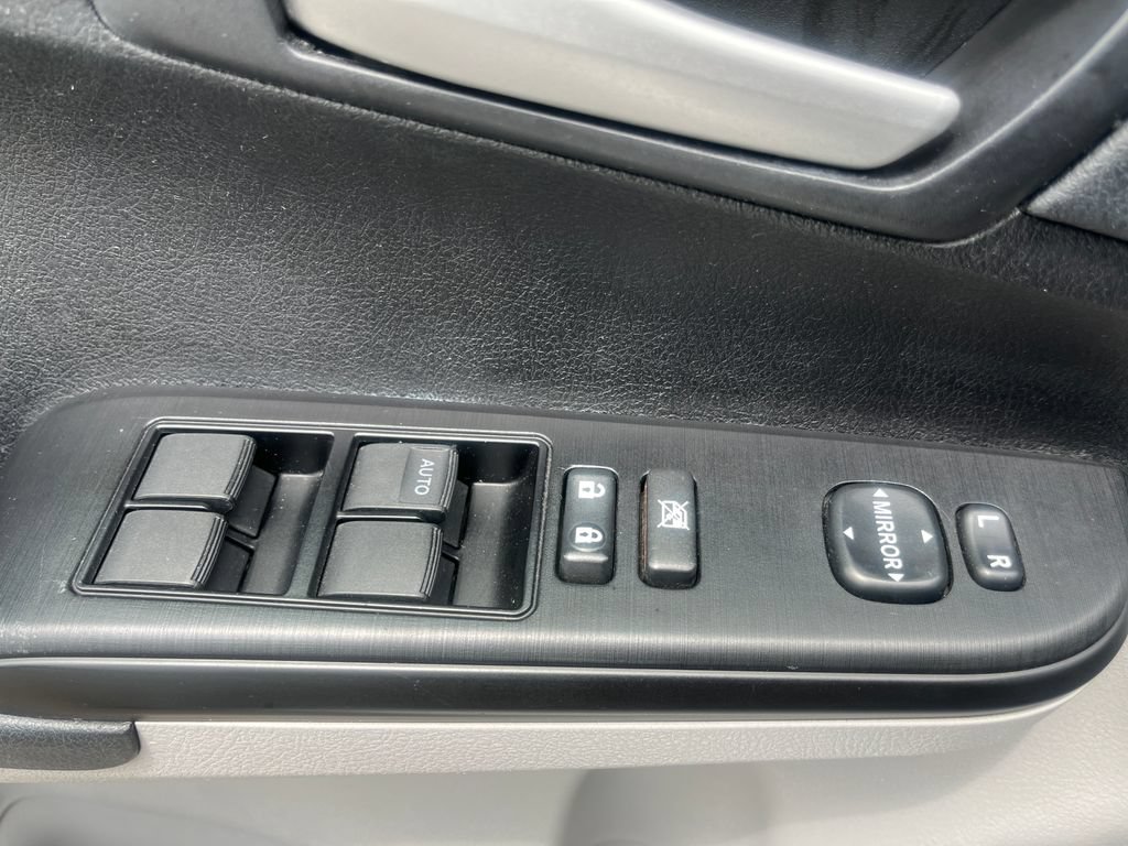 Used 2012 Toyota Camry LE FWD image 11