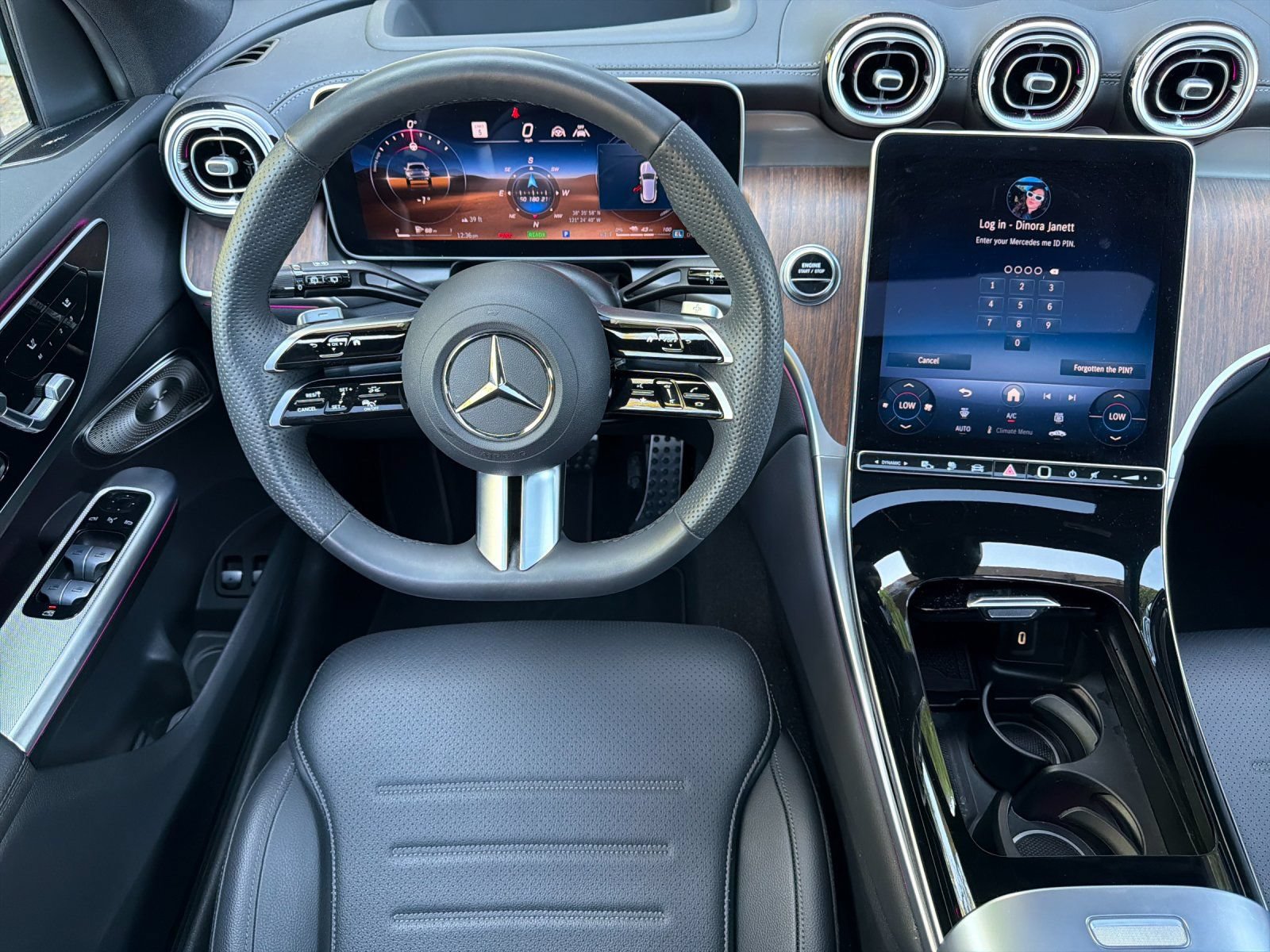 Used 2025 Mercedes-Benz GLC 350e 4MATIC image 13