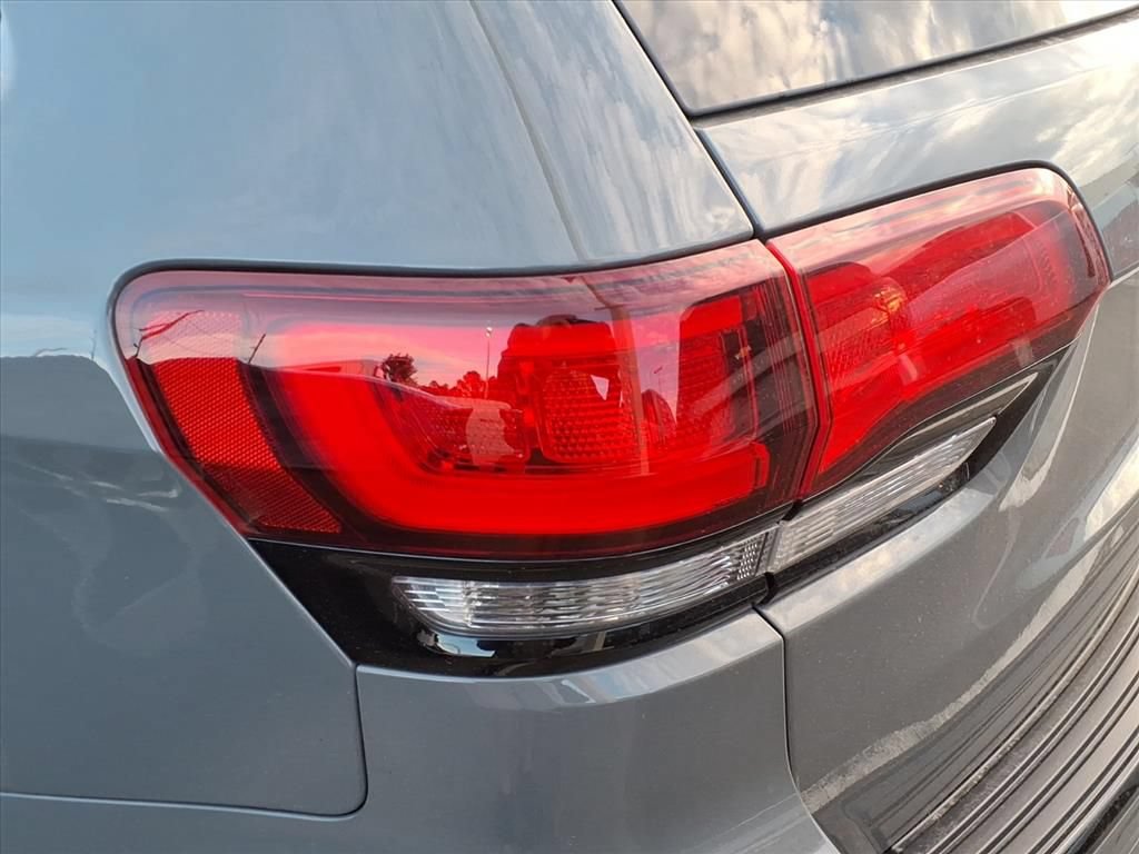 Used 2019 Jeep Grand Cherokee SRT AWD/4WD image 8