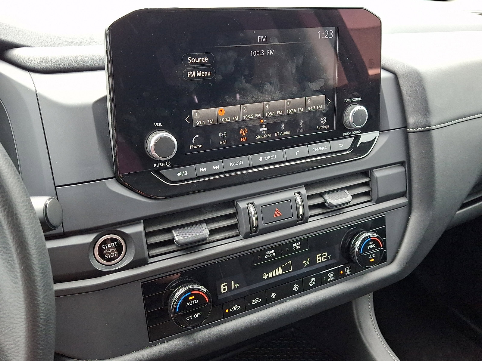 Used 2024 Nissan Pathfinder S AWD/4WD image 18
