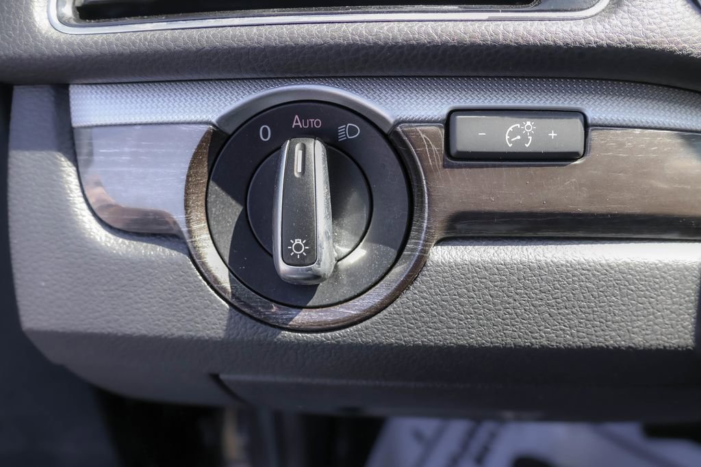 Used 2016 Volkswagen Passat 1.8T SE image 16