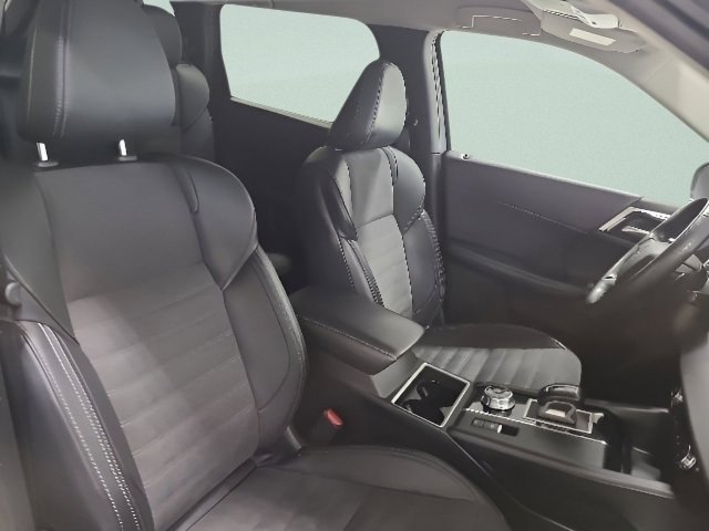 Used 2024 Mitsubishi Outlander SE AWD/4WD image 13