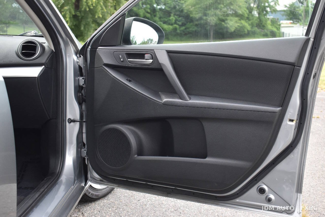 Used 2012 MAZDA MAZDA3 i Sport FWD image 9