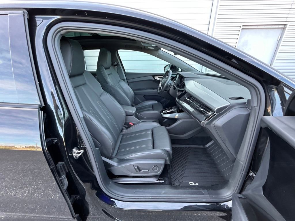 Used 2023 Audi Q4 e-tron Premium Plus w/ Premium Plus image 47