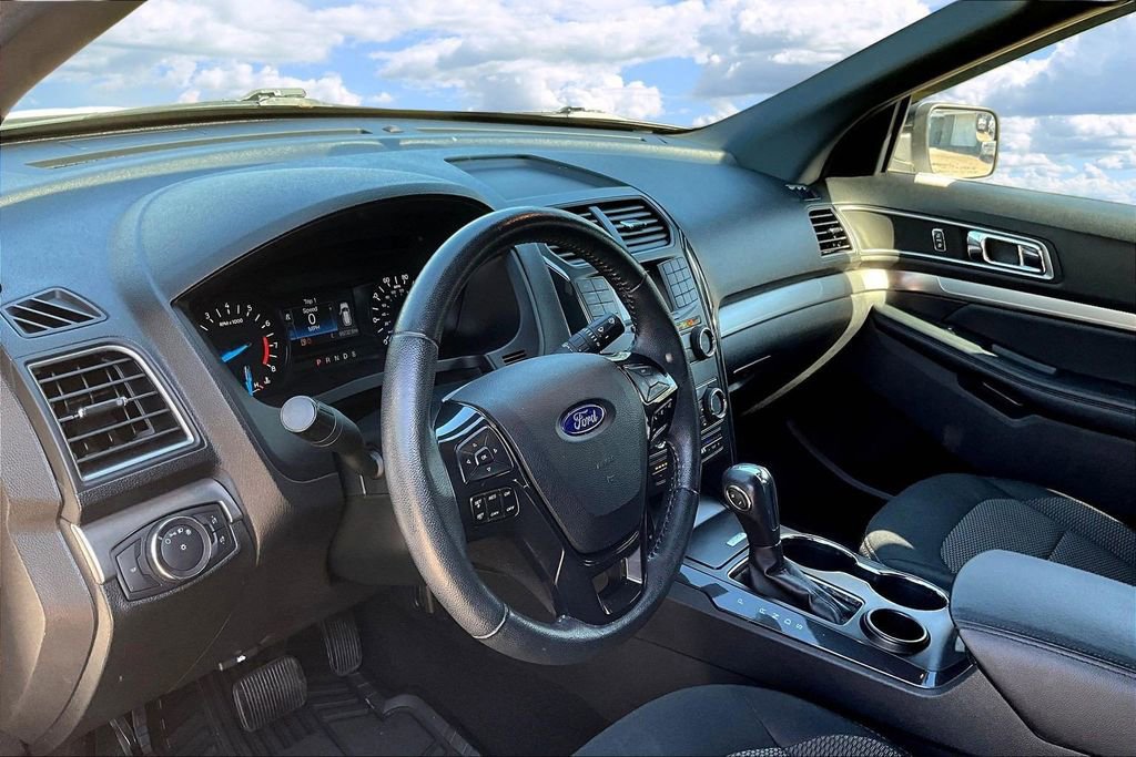 Used 2019 Ford Explorer XLT FWD image 19