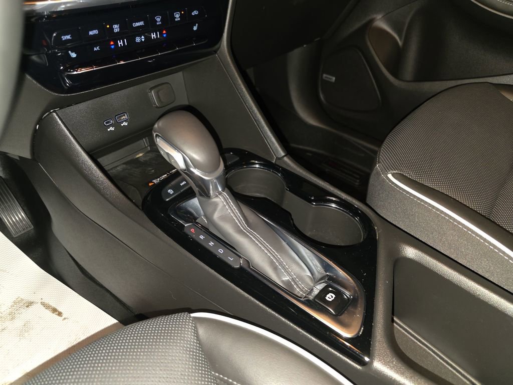 Used 2024 Buick Encore GX Avenir w/ Avenir Technology Package image 25