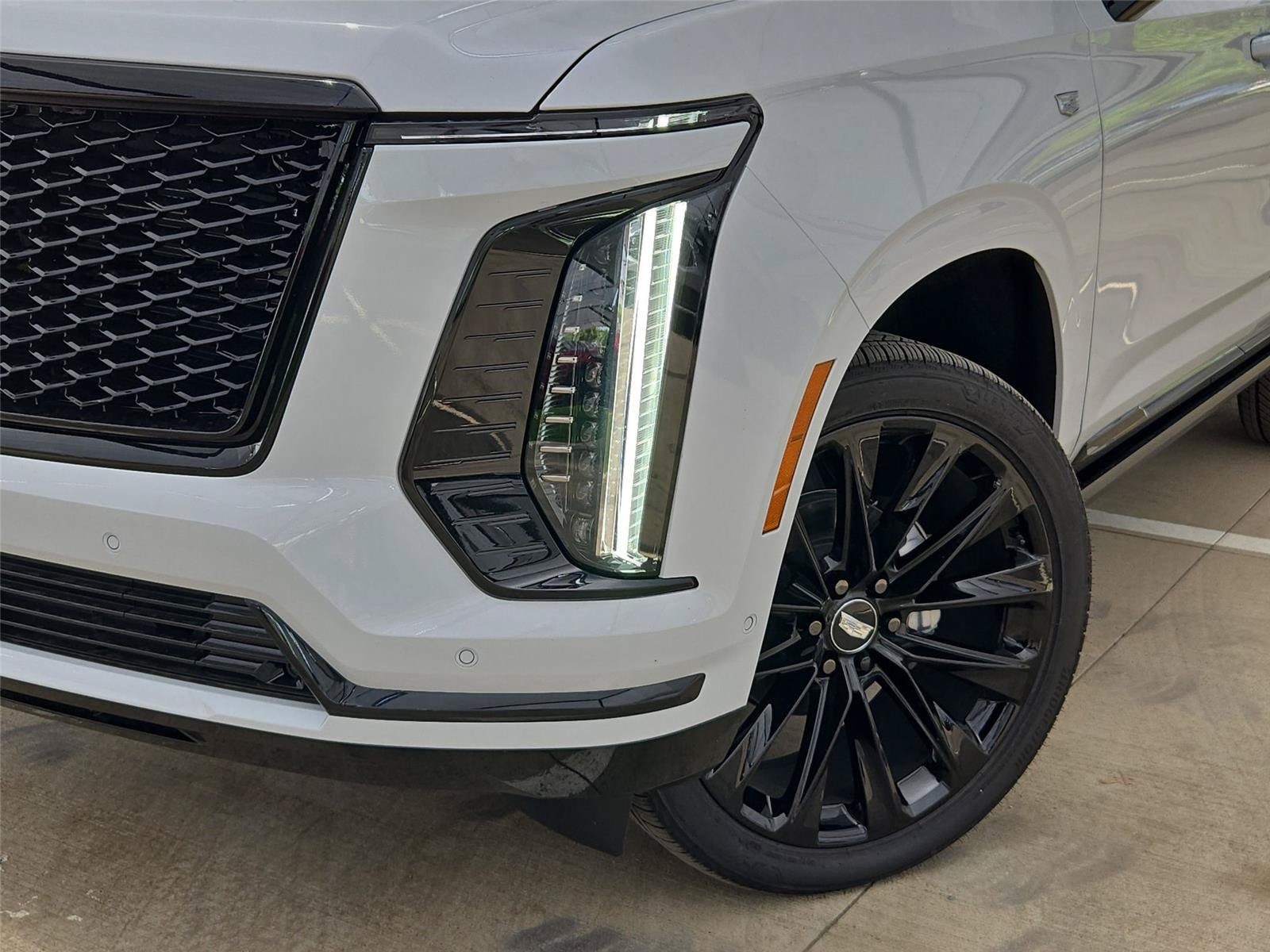 New 2026 Cadillac Escalade Platinum Sport w/ LPO, ONYX Package AWD/4WD image 7