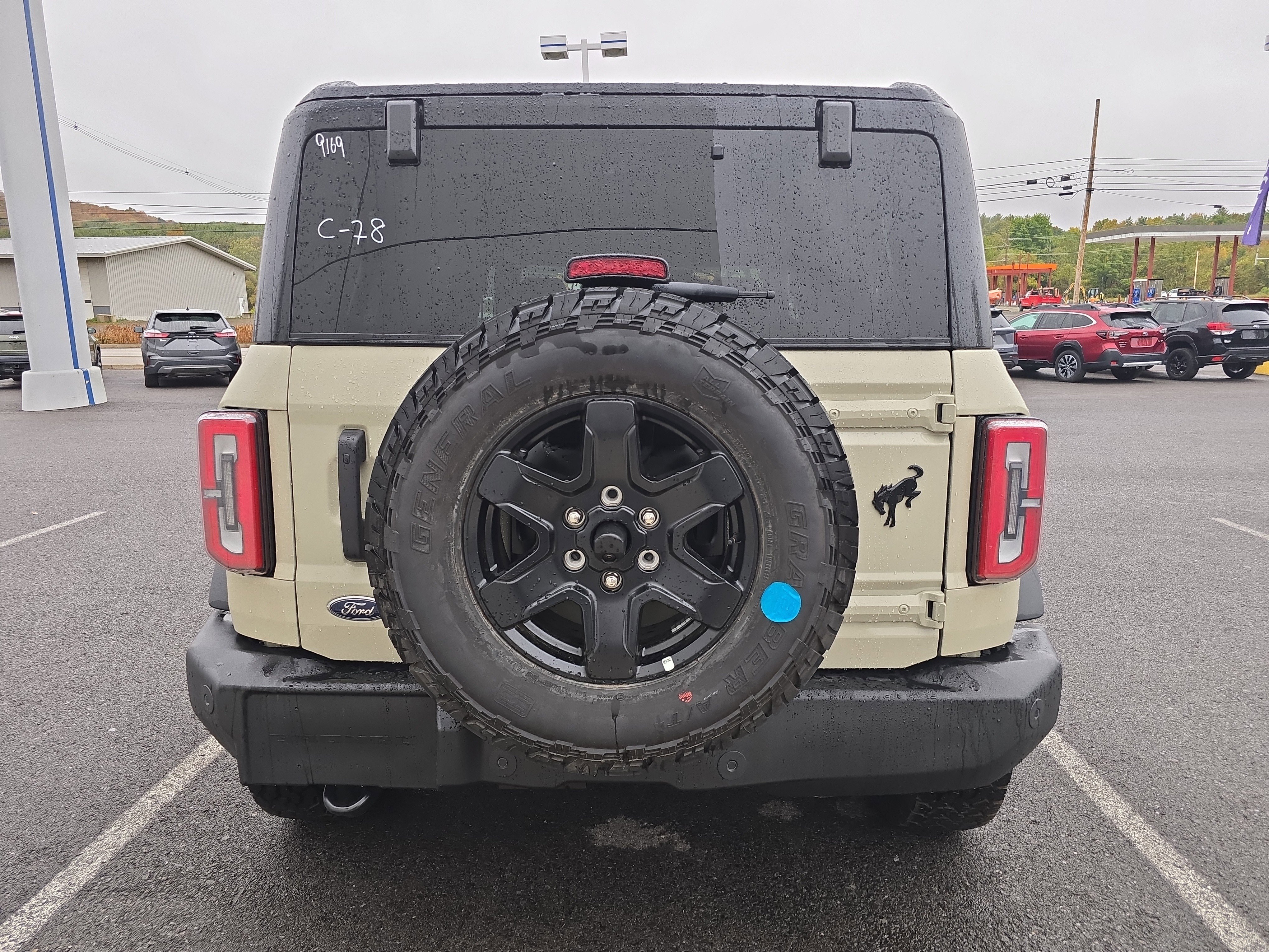 New 2025 Ford Bronco Outer Banks image 4