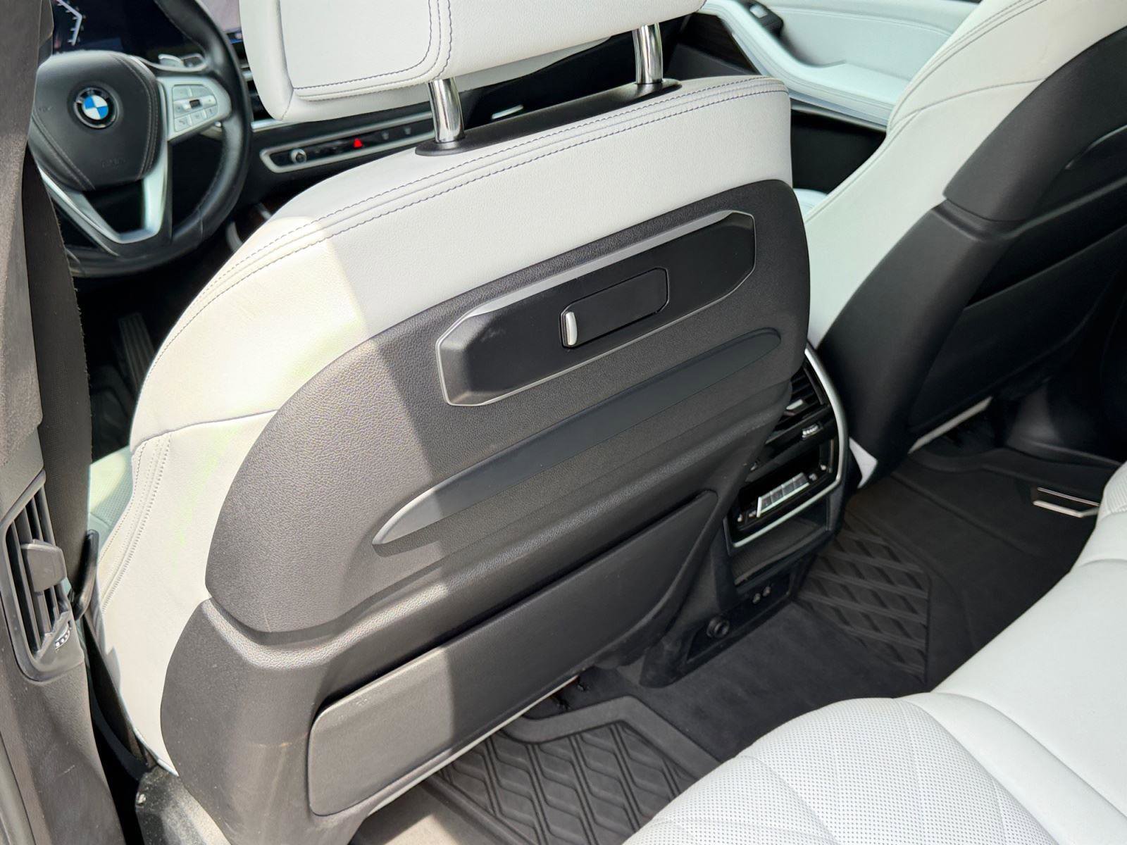 Used 2023 BMW X7 xDrive40i w/ Executive Package image 40