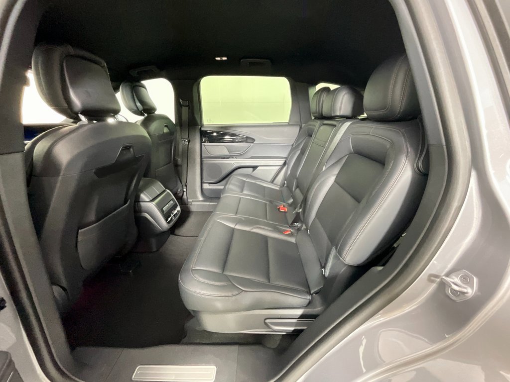 Used 2025 Lincoln Nautilus Premier w/ Jet Appearance Package image 23