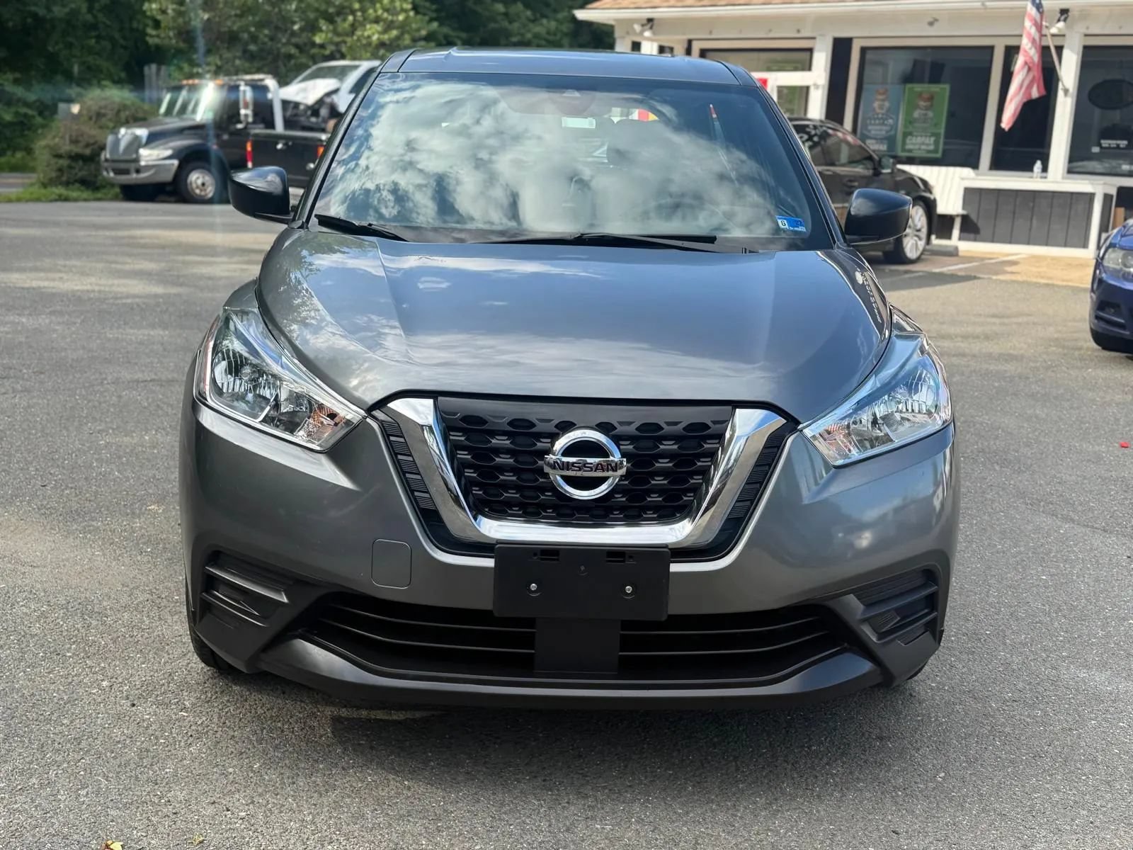 Used 2020 Nissan Kicks S FWD image 2