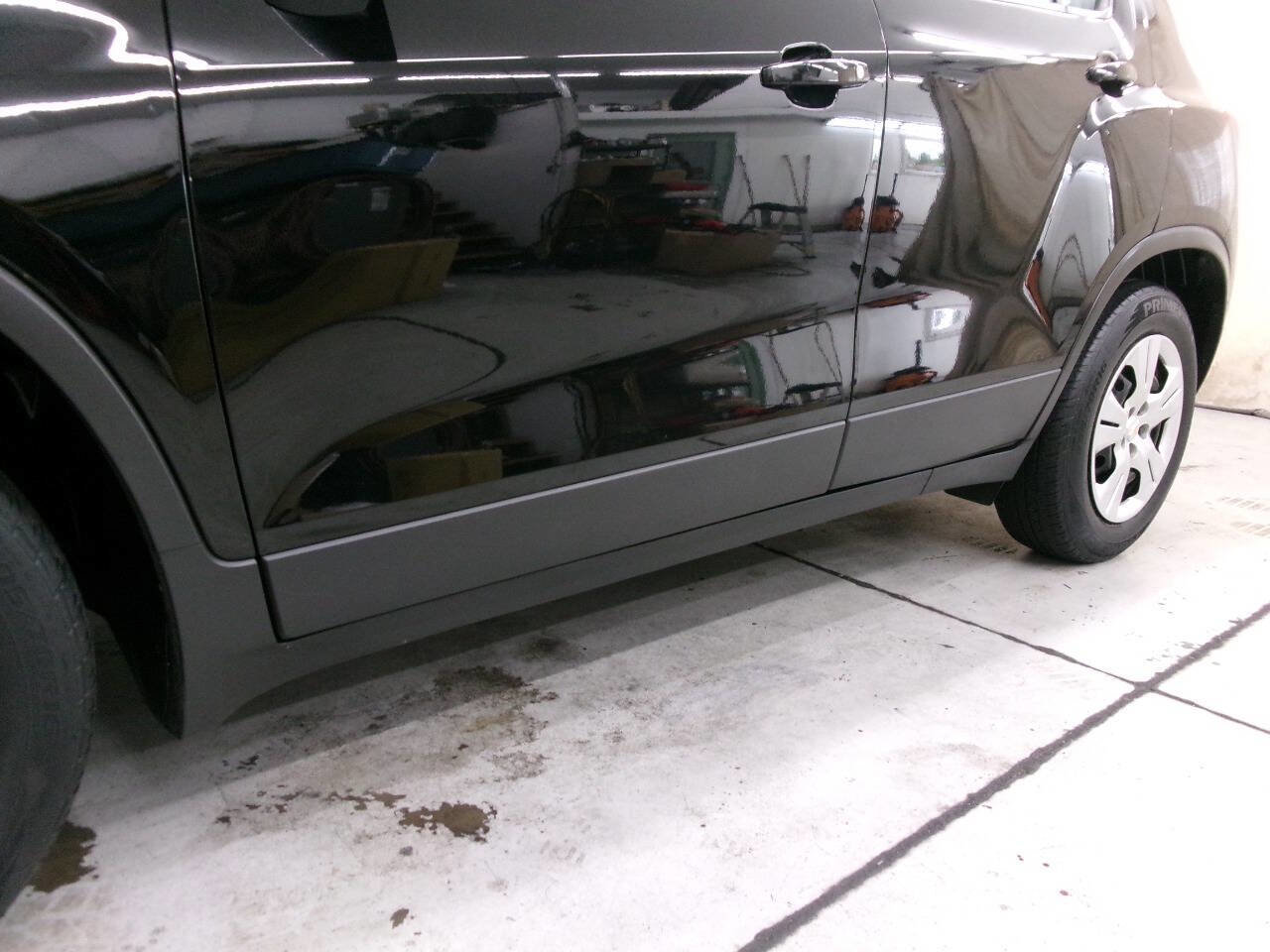 Used 2018 Chevrolet Trax LS image 3