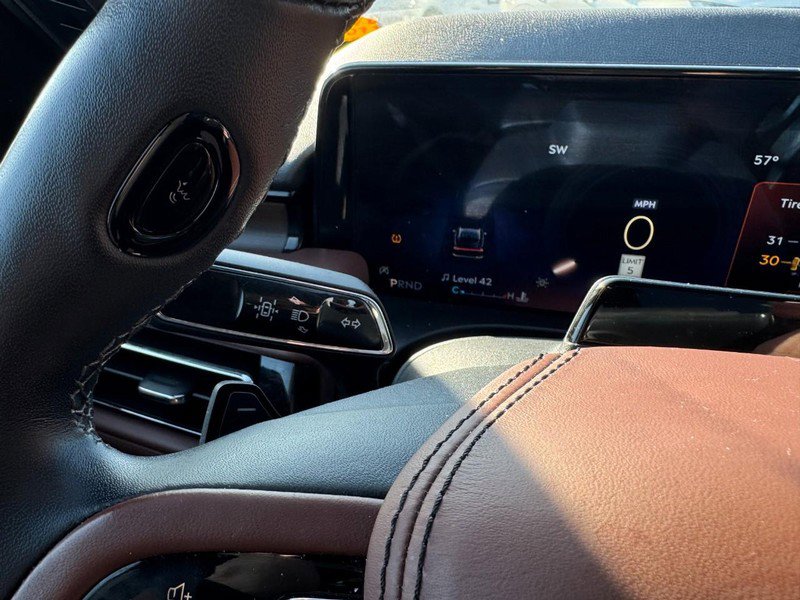 Certified 2025 Lincoln Aviator Reserve w/ Equipment Group 201A image 20