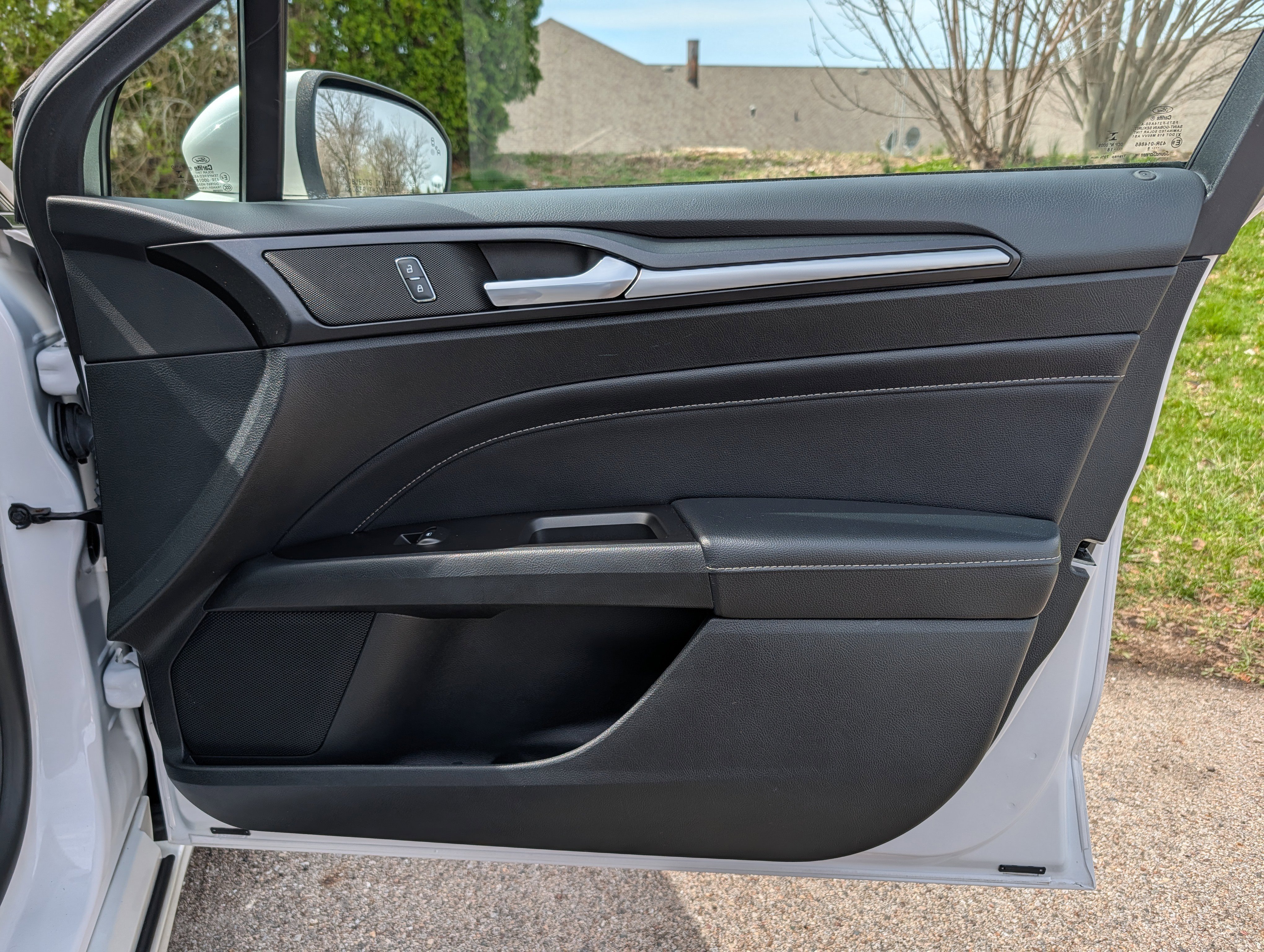 Used 2018 Ford Fusion Titanium FWD image 36