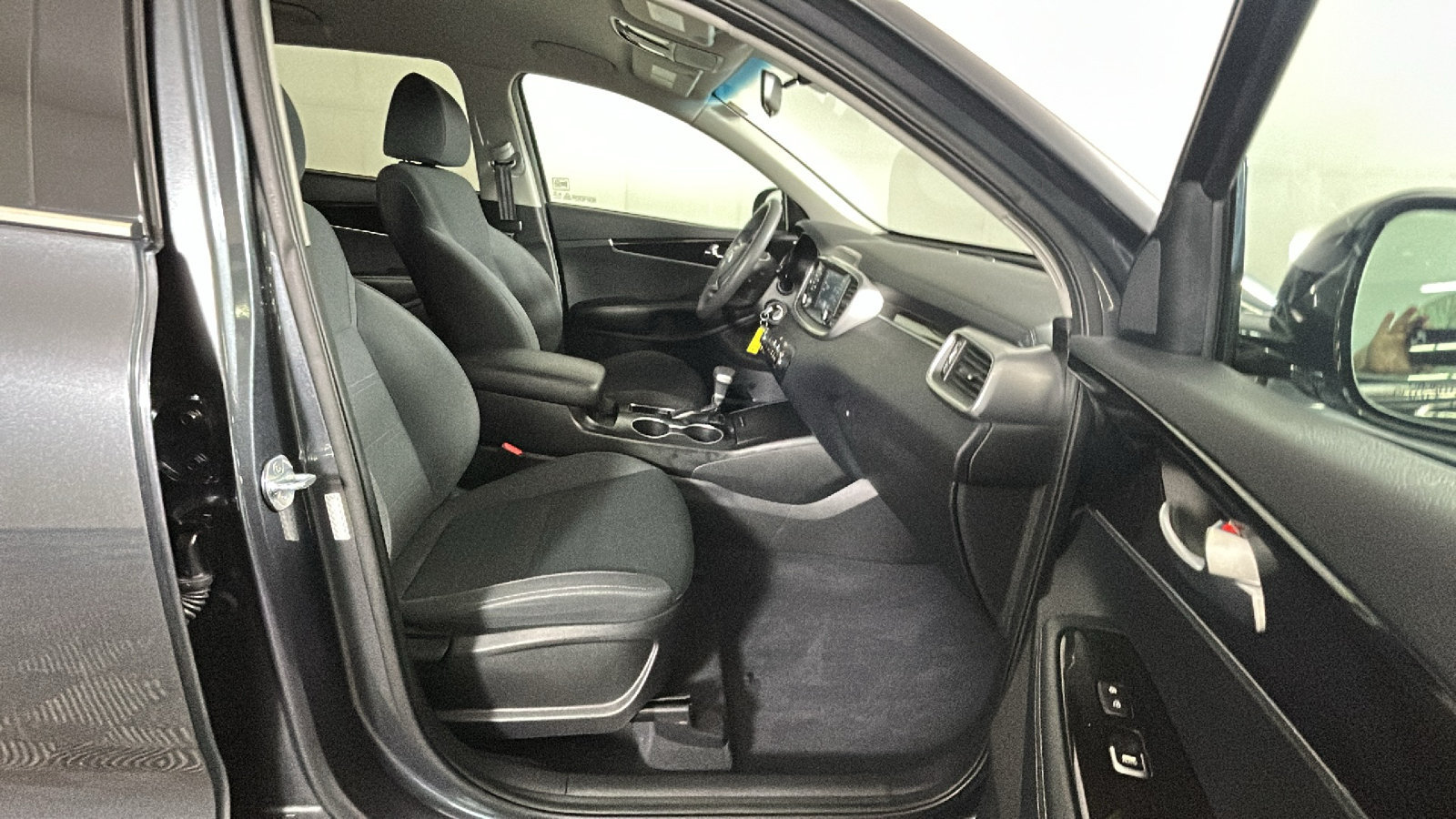Used 2020 Kia Sorento AWD V6 image 35