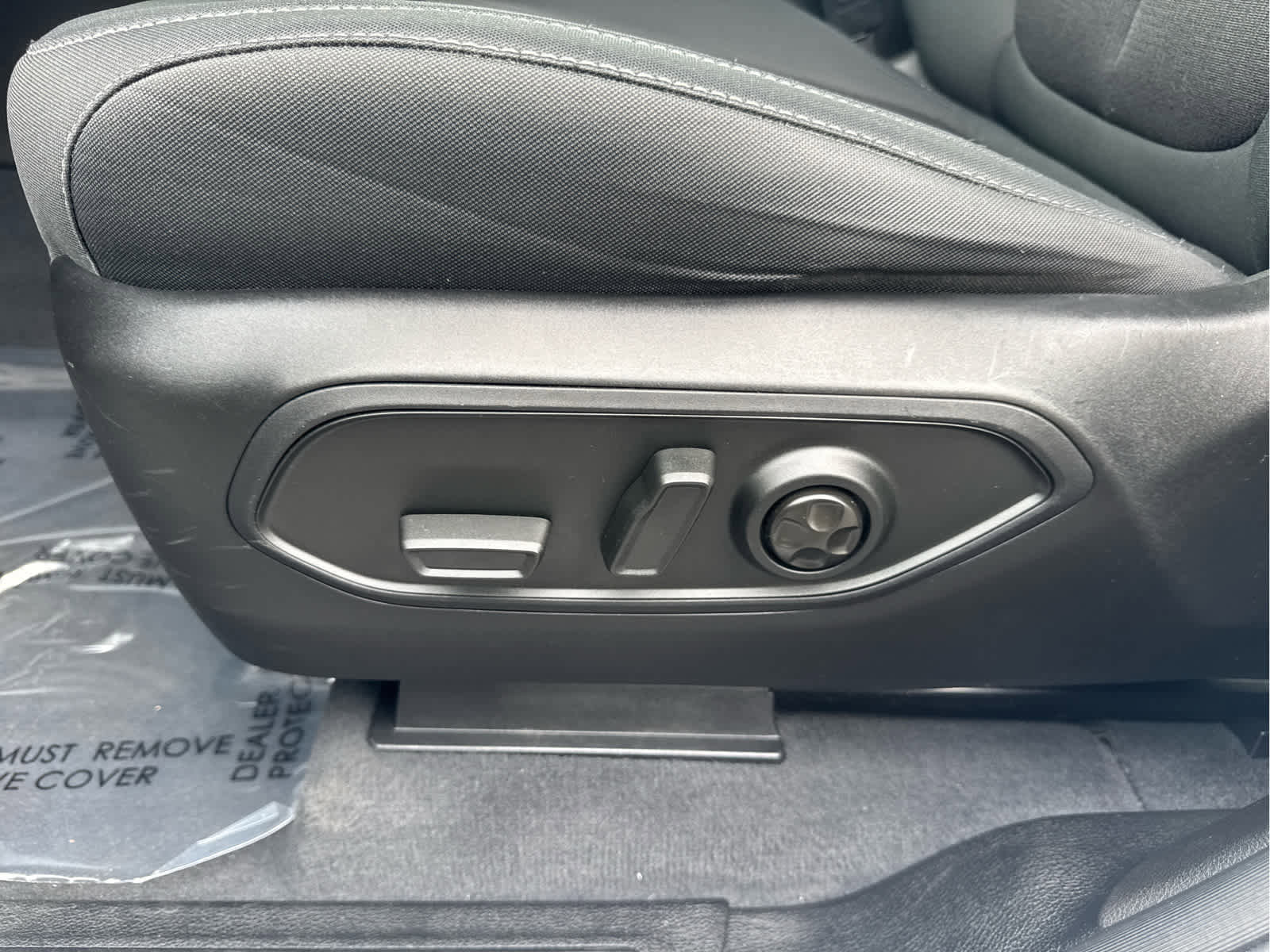 Certified 2023 Jeep Grand Cherokee Laredo image 17