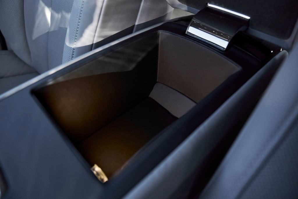 Used 2025 Rolls-Royce Phantom Sedan RWD image 74